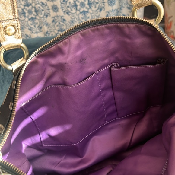 Coach Poppy Duo Black Story Block Tote and Wristlet - Picture 8 of 13